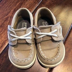 Sperry toddler shoes with box
